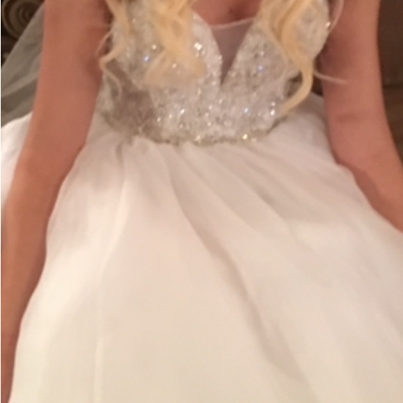 Sitters Midgley Haute Couture White Diamonds & a few pearls Wedding Dress size 6 - Picture 14 of 16